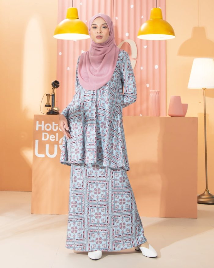 Kurung Lara - Veine Blue - Image 4