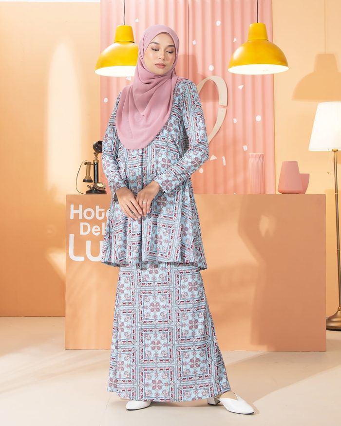 Kurung Lara - Veine Blue - Image 3