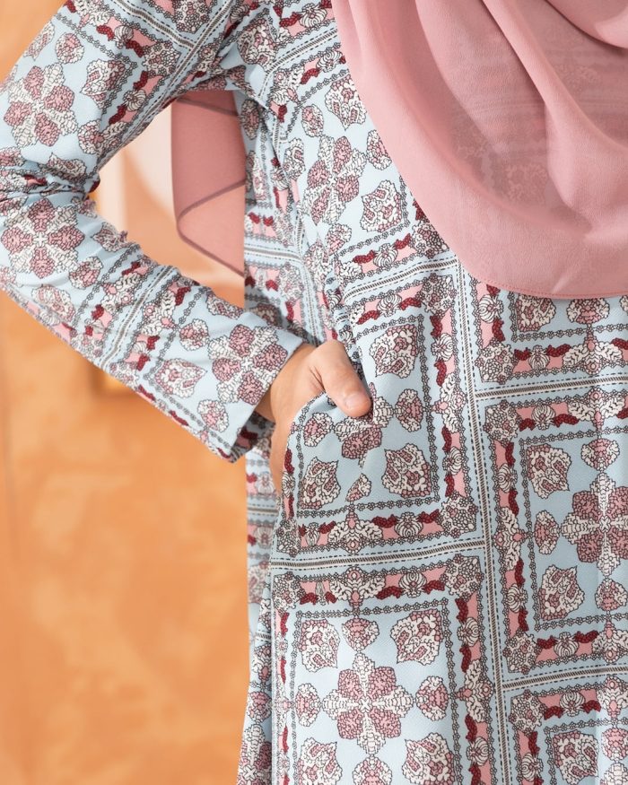 Kurung Lara - Veine Blue - Image 7