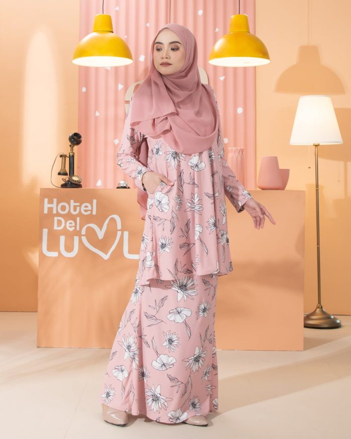 Kurung Lara - Coreopsis Pink - Image 4