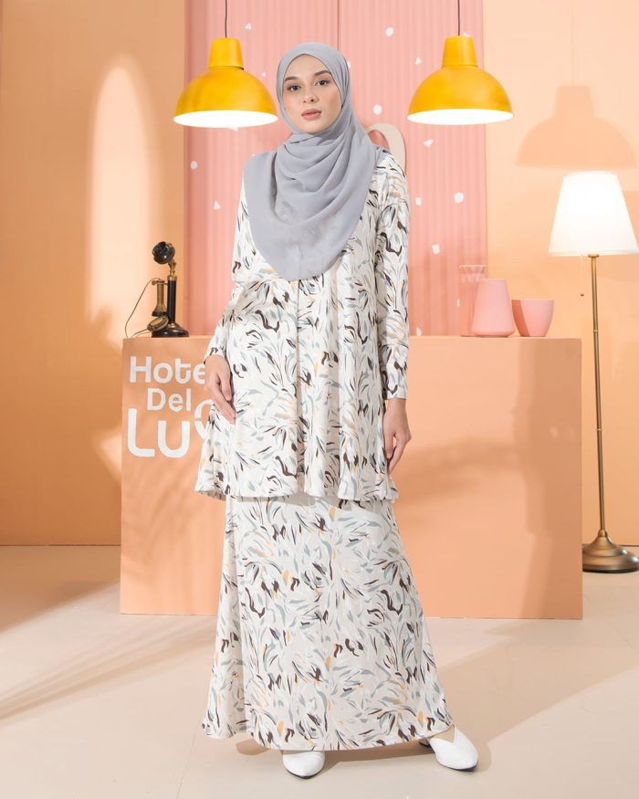 Kurung Lara - Scratch Grey - Image 2