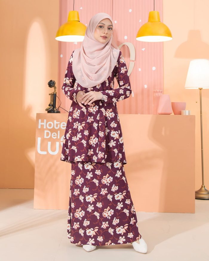 Kurung Lara - Cosmos Burgundy - Image 4