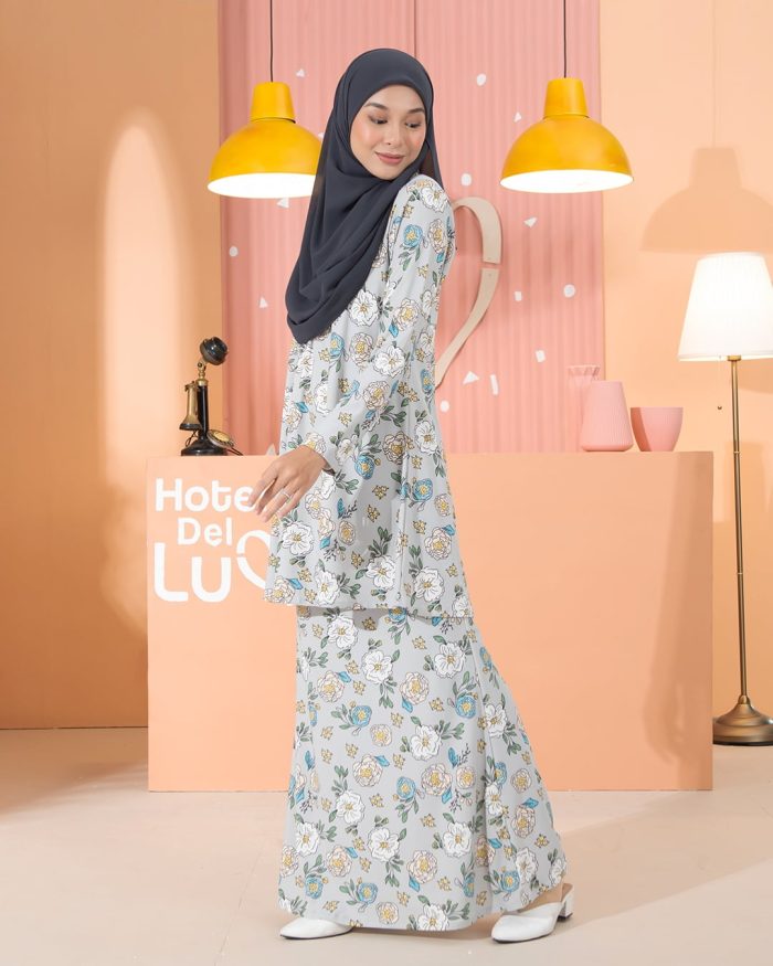 Kurung Lara - Carnation Grey - Image 5