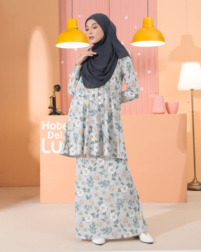 Kurung Lara - Carnation Grey - Image 3