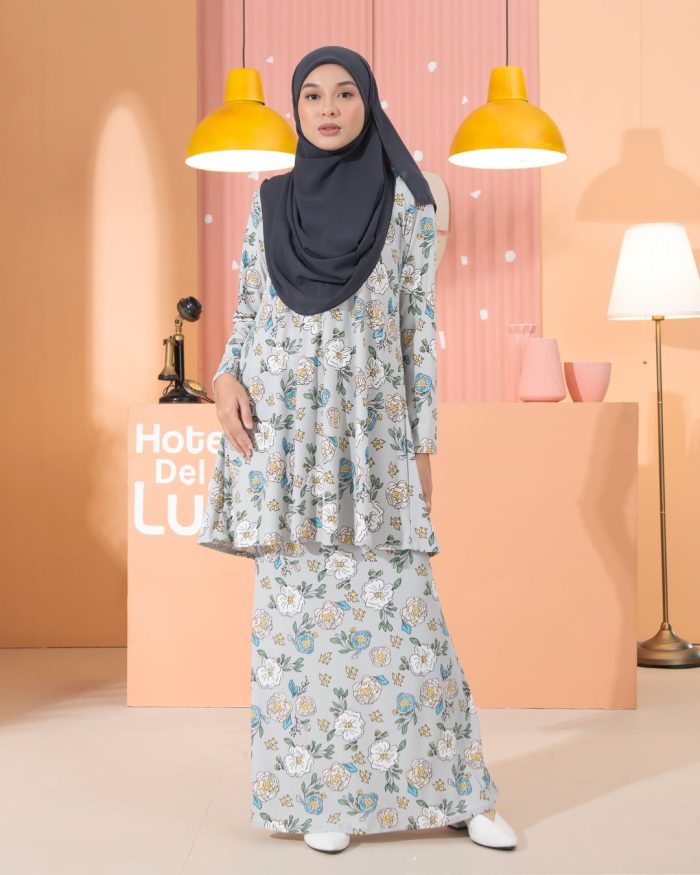 Kurung Lara - Carnation Grey - Image 2