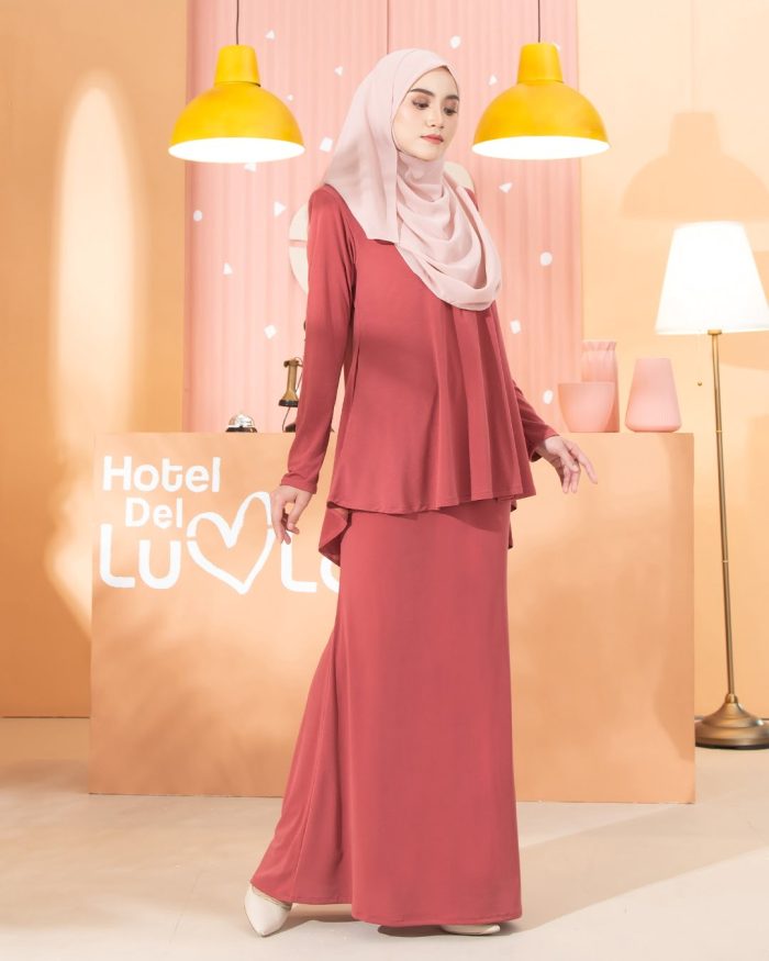 Kurung Lola - Poppy Red - Image 5