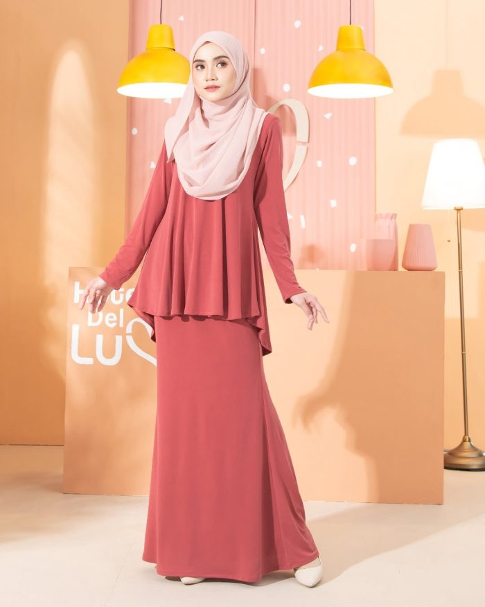 Kurung Lola - Poppy Red - Image 7