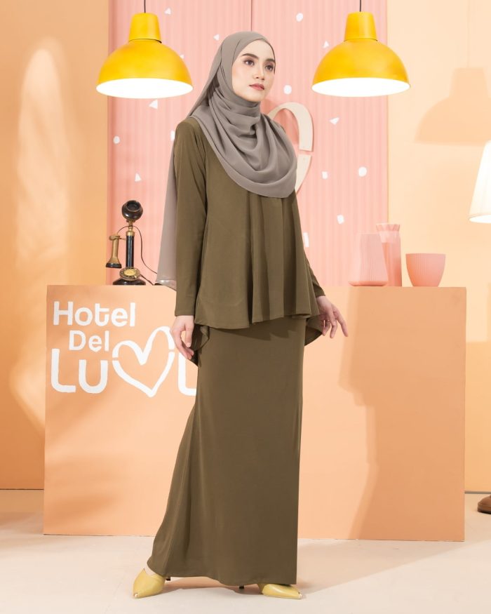 Kurung Lola - Olive Green - Image 5