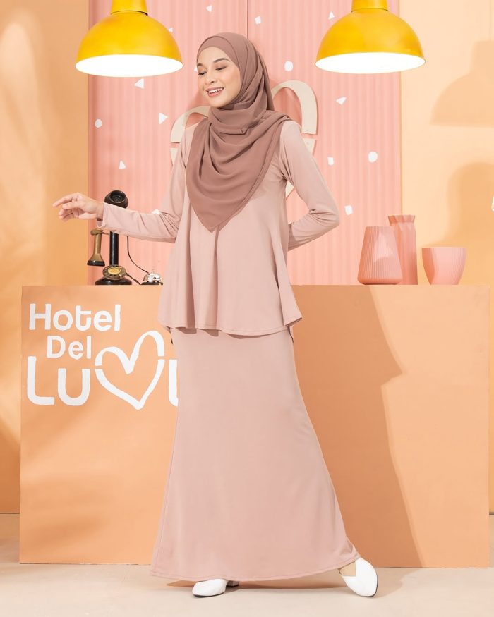 Kurung Lola - Desert Beige - Image 4