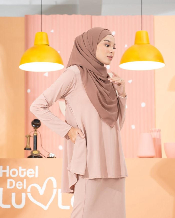 Kurung Lola - Desert Beige - Image 3