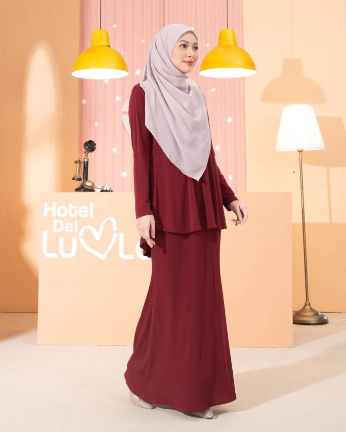 Kurung Lola - Maroon - Image 5