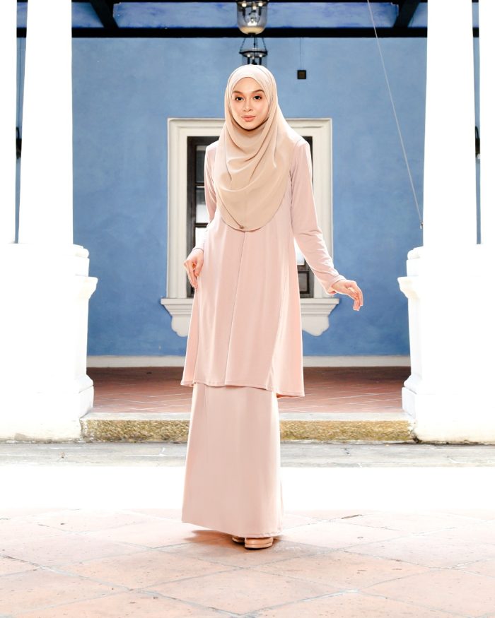 Baju Kurung Pahang Laura - Sephia Nude - Image 4