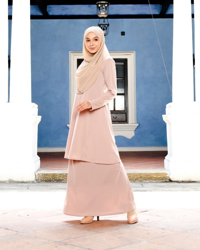 Baju Kurung Pahang Laura - Sephia Nude - Image 2