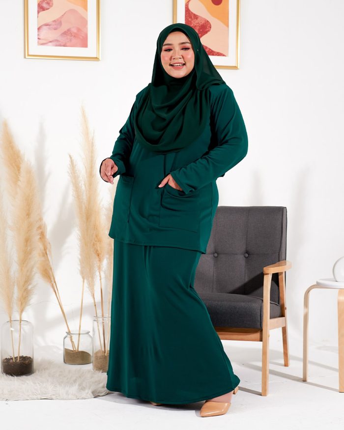 Baju Kurung Kedah Lesica - Emerald Green - Image 2