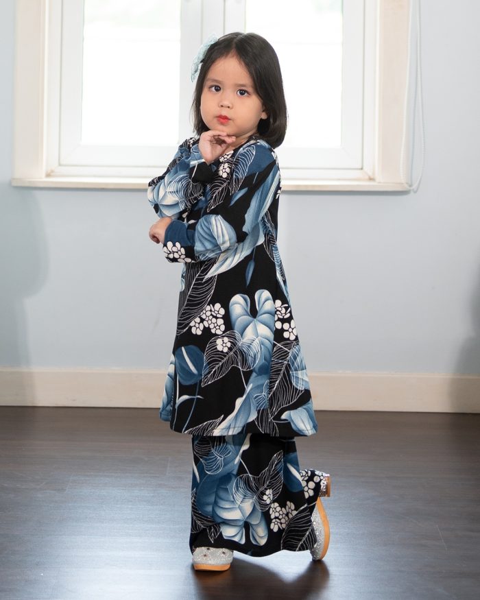 Baju Kurung Pahang Laura Printed Kids – Onyx Blue - Image 2