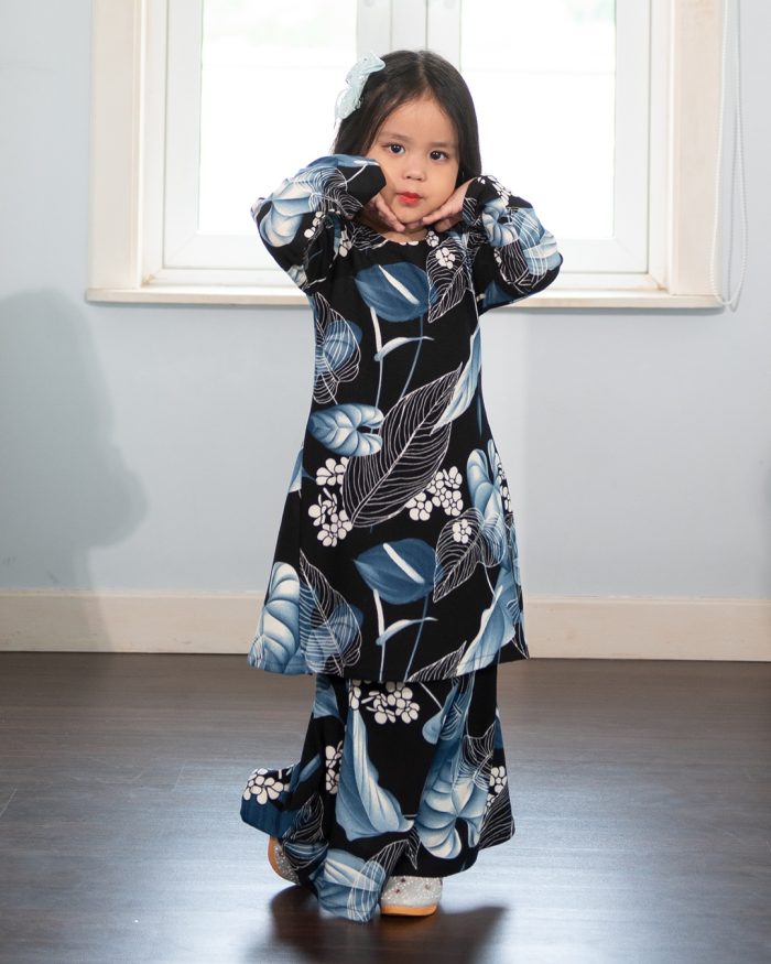 Baju Kurung Pahang Laura Printed Kids – Onyx Blue