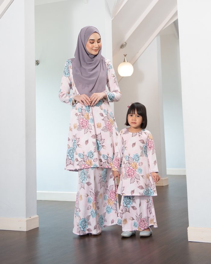 Baju Kurung Pahang Laura Printed Kids – Mawar Pinky - Image 4