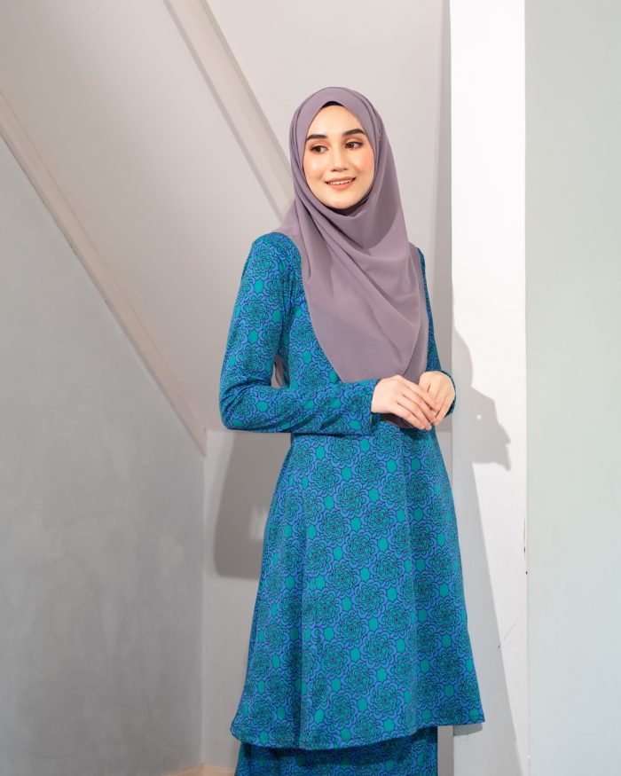 Baju Kurung Pahang Laura Printed - Blossom Green - Image 5