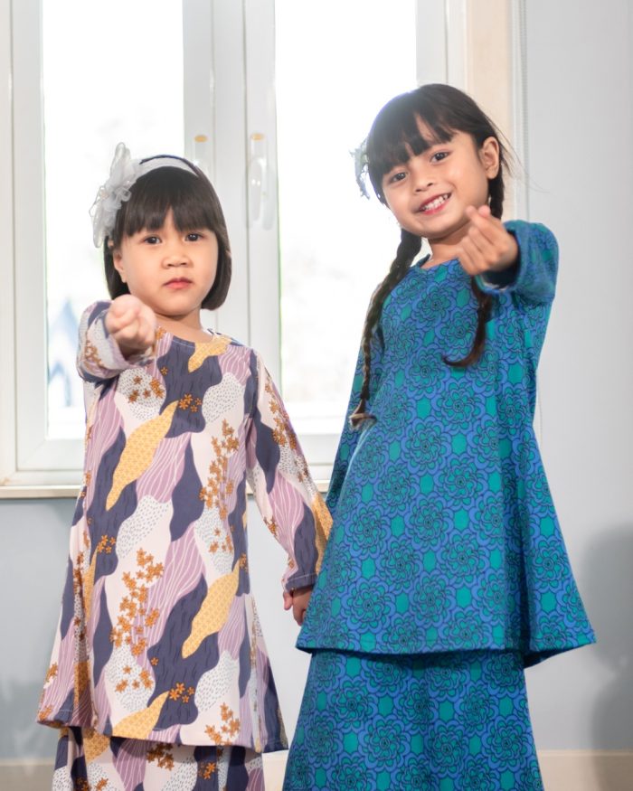 Baju Kurung Pahang Laura Printed Kids – Marble Purple - Image 6