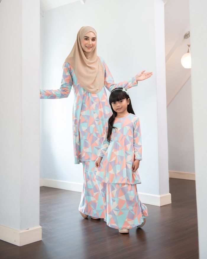 Baju Kurung Pahang Laura Printed Kids – Frosty Mint - Image 6