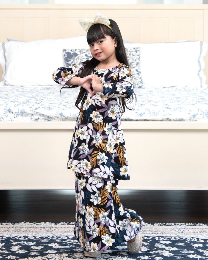 Baju Kurung Pahang Laura Printed Kids – Daylily Pitch - Image 2