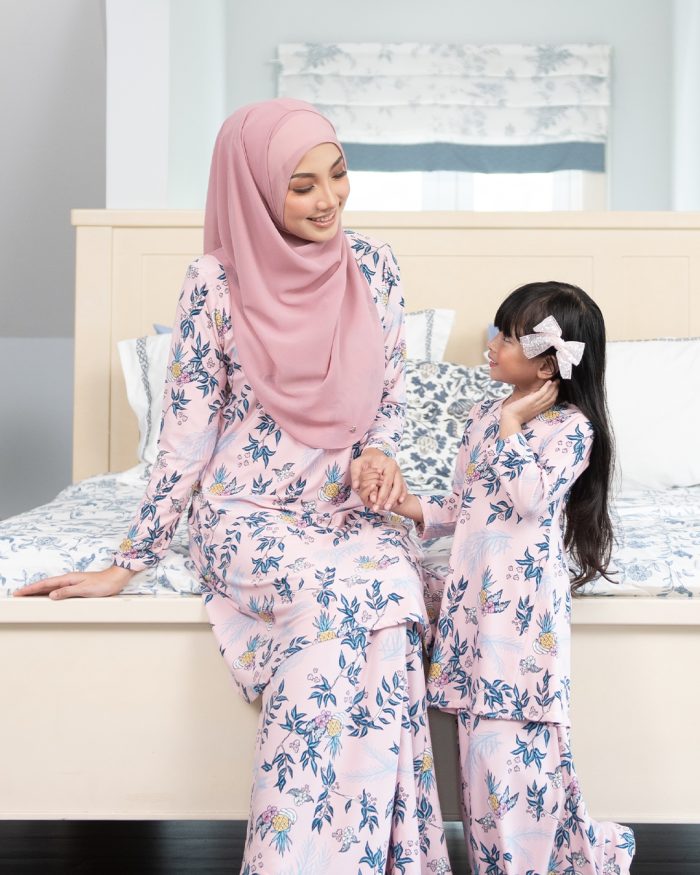 Baju Kurung Pahang Laura Printed Kids – Dusty Pink - Image 6