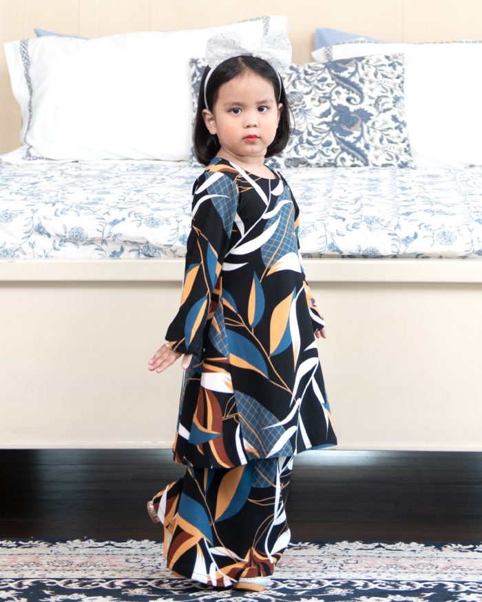 Baju Kurung Pahang Laura Printed Kids – Leaf Blue - Image 4