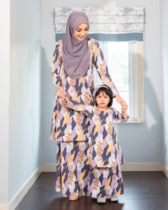 Baju Kurung Pahang Laura Printed Kids – Marble Purple - Image 5