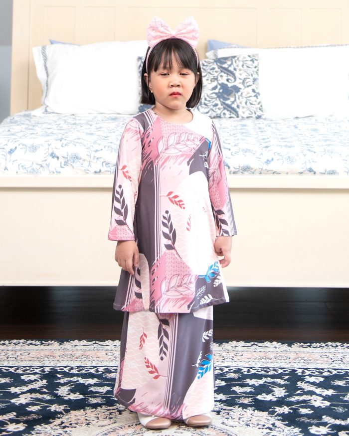 Baju Kurung Pahang Laura Printed Kids – Penny Crepe - Image 3