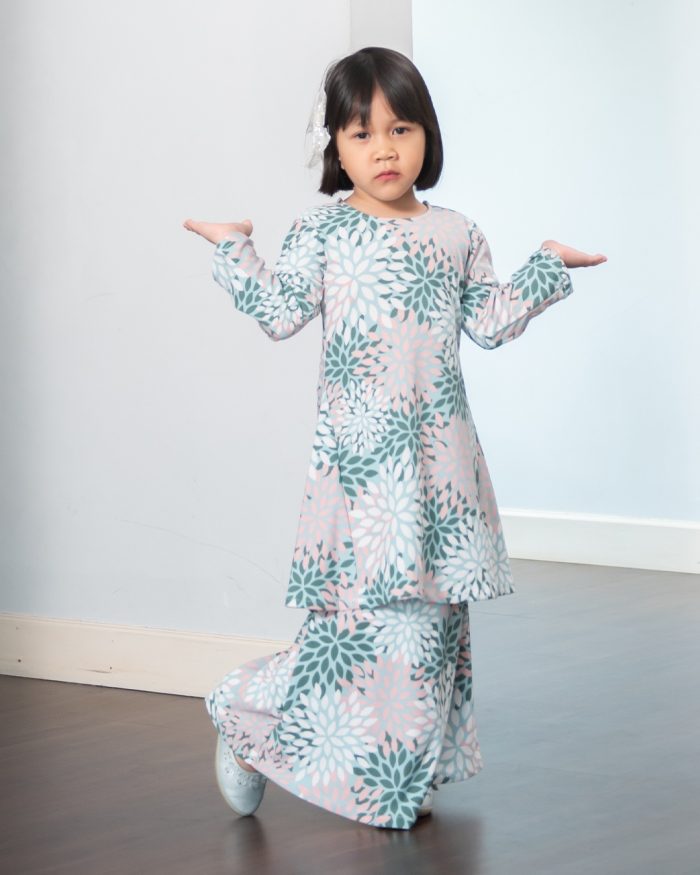 Baju Kurung Pahang Laura Printed Kids – Lotus Green