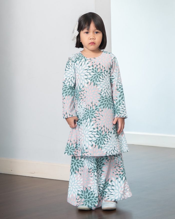 Baju Kurung Pahang Laura Printed Kids – Lotus Green - Image 3