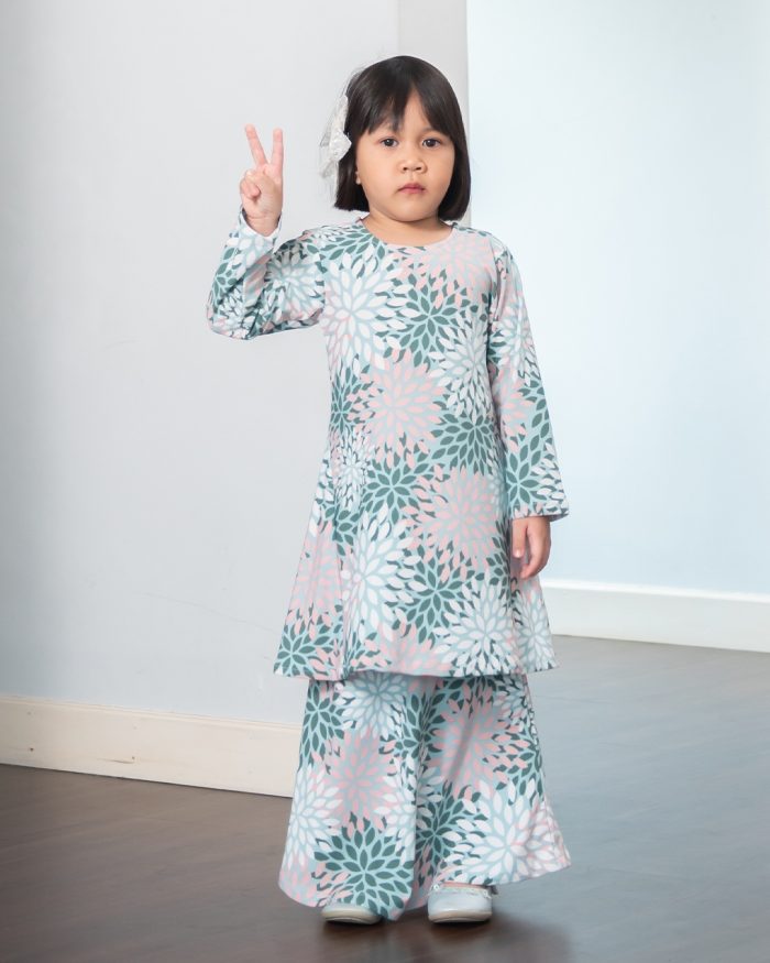 Baju Kurung Pahang Laura Printed Kids – Lotus Green - Image 4