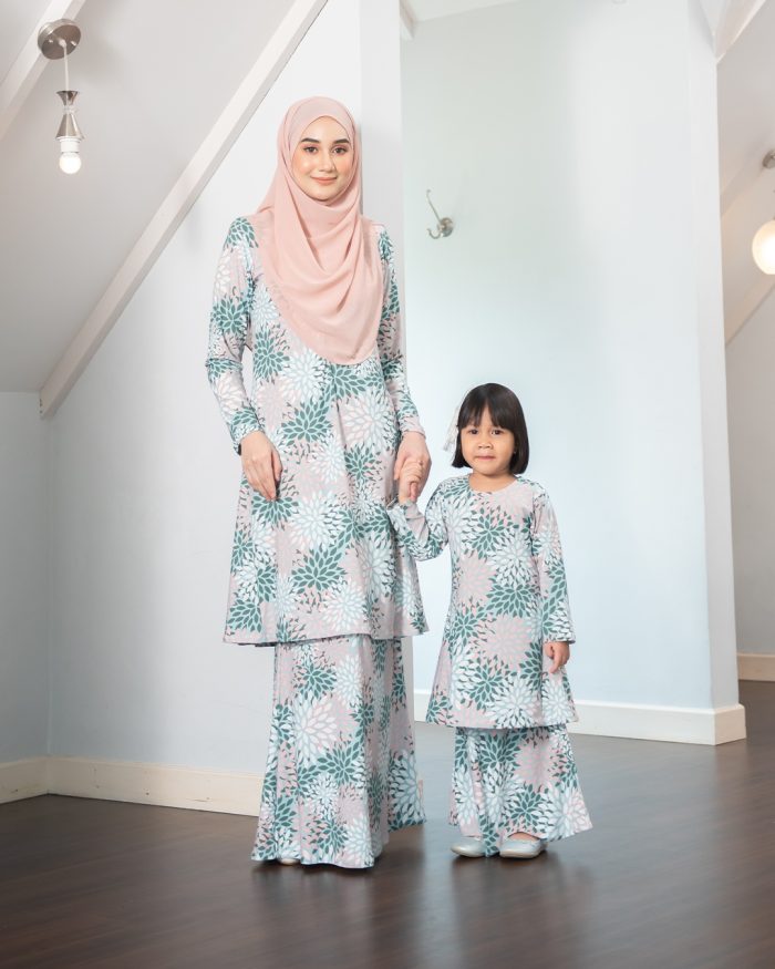 Baju Kurung Pahang Laura Printed Kids – Lotus Green - Image 6