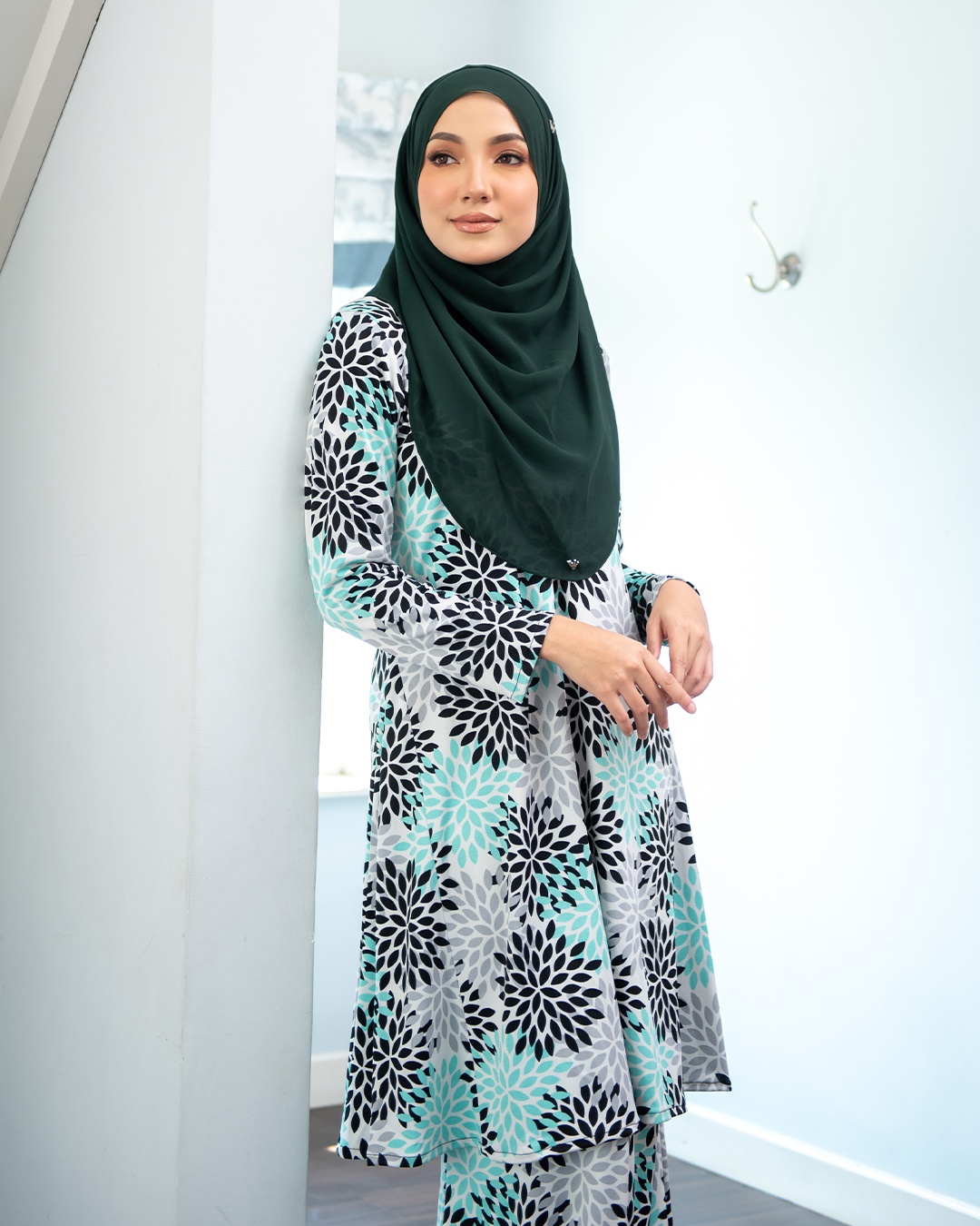 Baju Kurung Pahang Laura Printed – Lotus Grey - Kualiti Designer, Harga ...