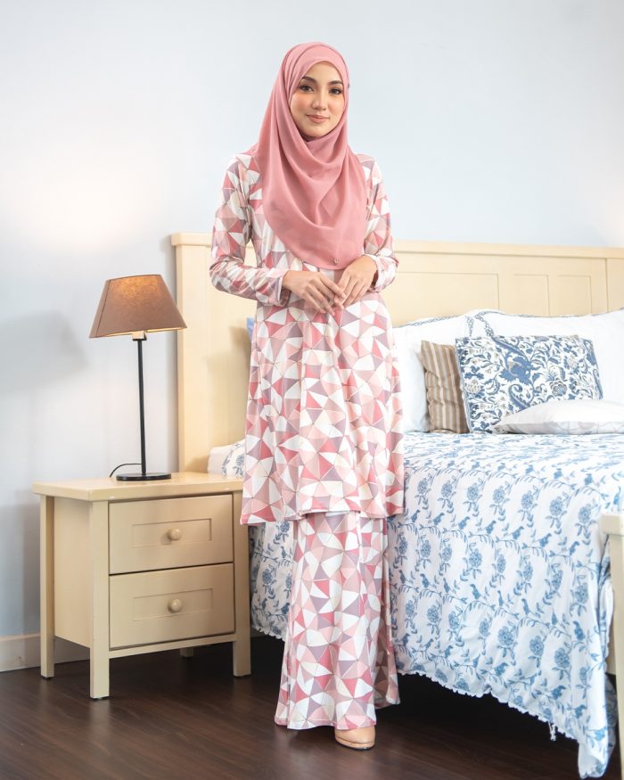 Baju Kurung Pahang Laura Printed – Frosty Pink