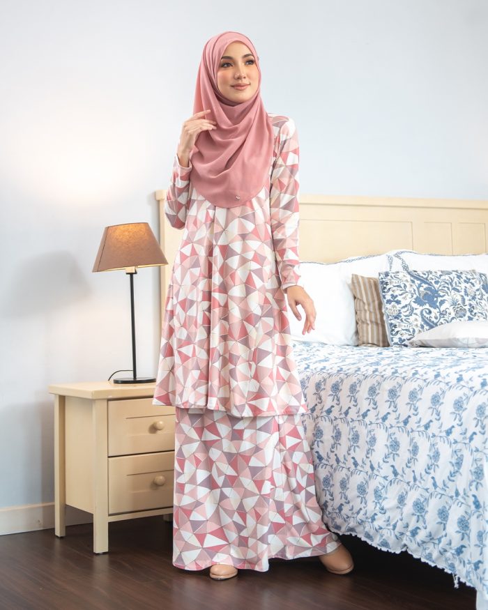 Baju Kurung Pahang Laura Printed – Frosty Pink - Image 2