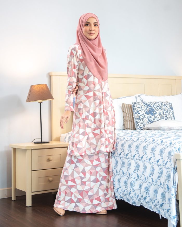 Baju Kurung Pahang Laura Printed – Frosty Pink - Image 3