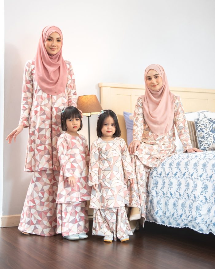 Baju Kurung Pahang Laura Printed – Frosty Pink - Image 6