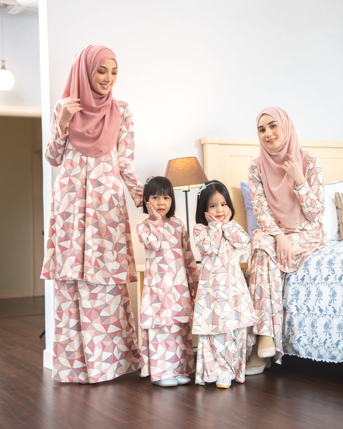 Baju Kurung Pahang Laura Printed Kids – Frosty Rose - Image 7