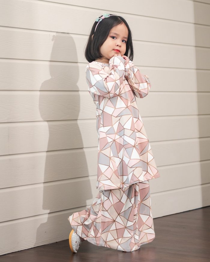 Baju Kurung Pahang Laura Printed Kids – Frosty Rose - Image 5