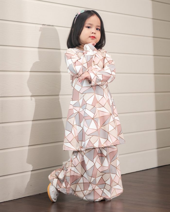 Baju Kurung Pahang Laura Printed Kids – Frosty Rose - Image 4