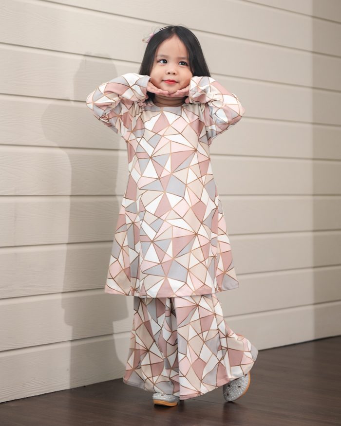 Baju Kurung Pahang Laura Printed Kids – Frosty Rose - Image 2