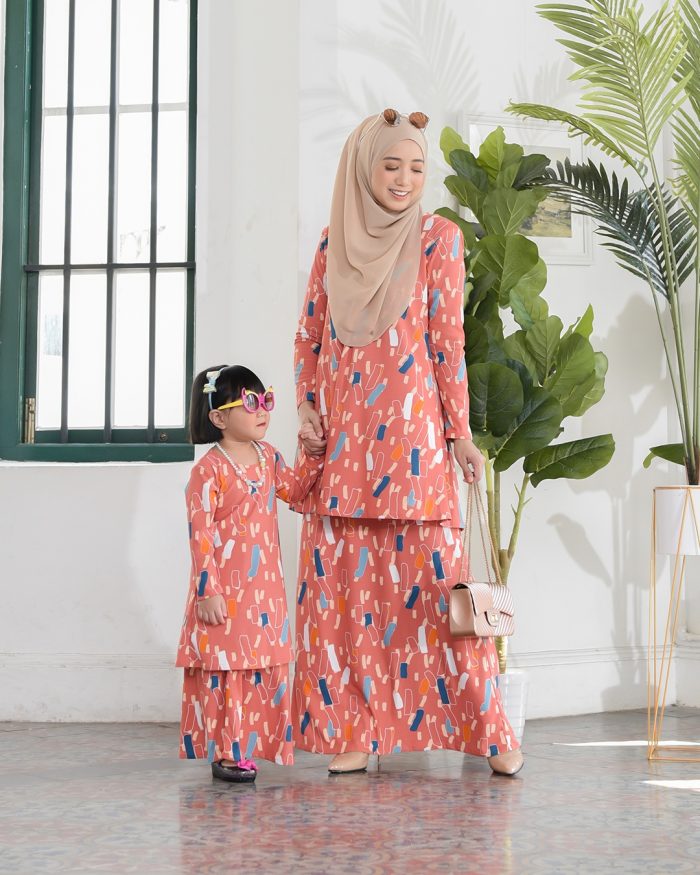 Kurung Lara Kids – Chick Salmon - Image 4