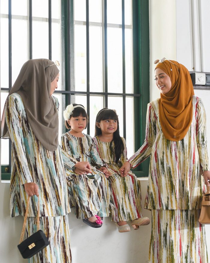 Kurung Lara – Sparkling Army - Image 6