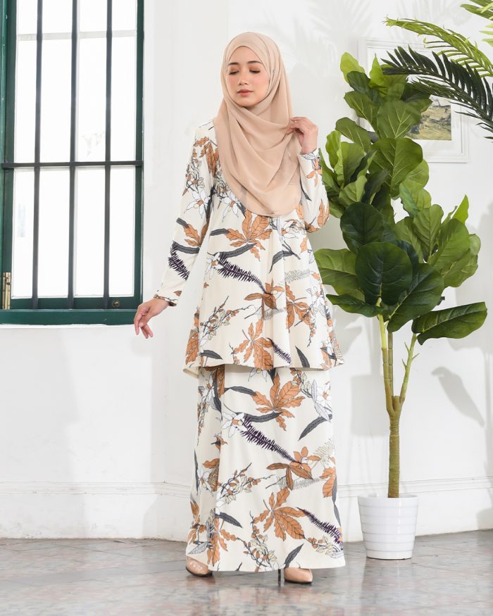 Kurung Lara – Cream Brown - Image 3