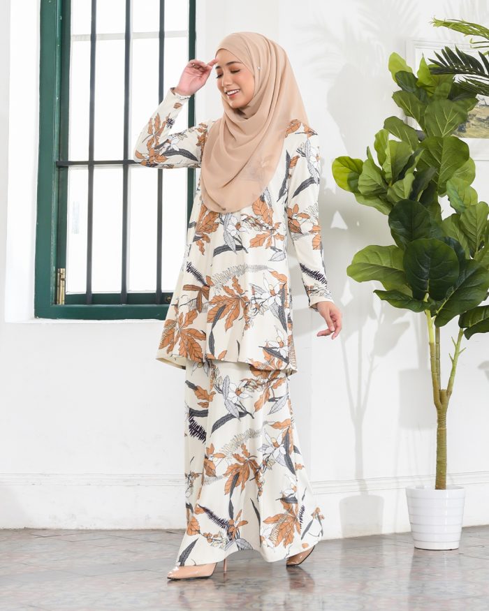 Kurung Lara – Cream Brown - Image 4