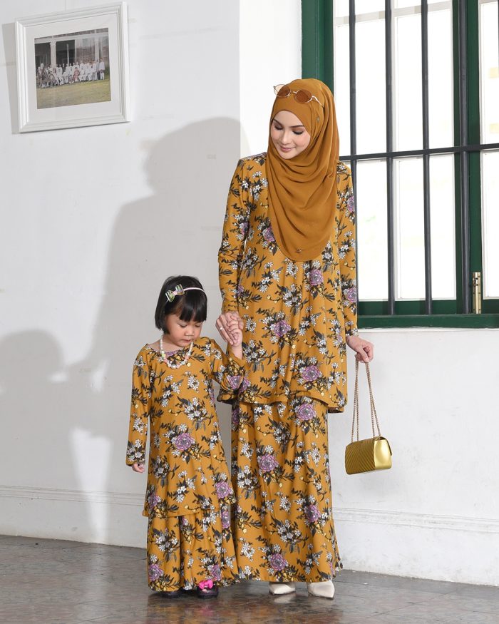 Kurung Lara Kids – Geredenia Mustard - Image 4