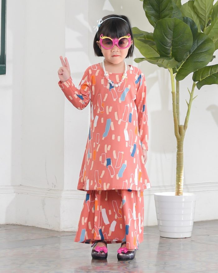 Kurung Lara Kids – Chick Salmon - Image 2