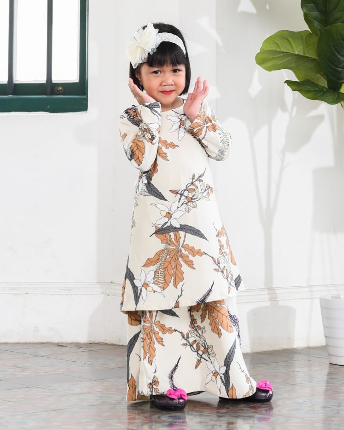 Kurung Lara Kids – Cream Brown - Image 4