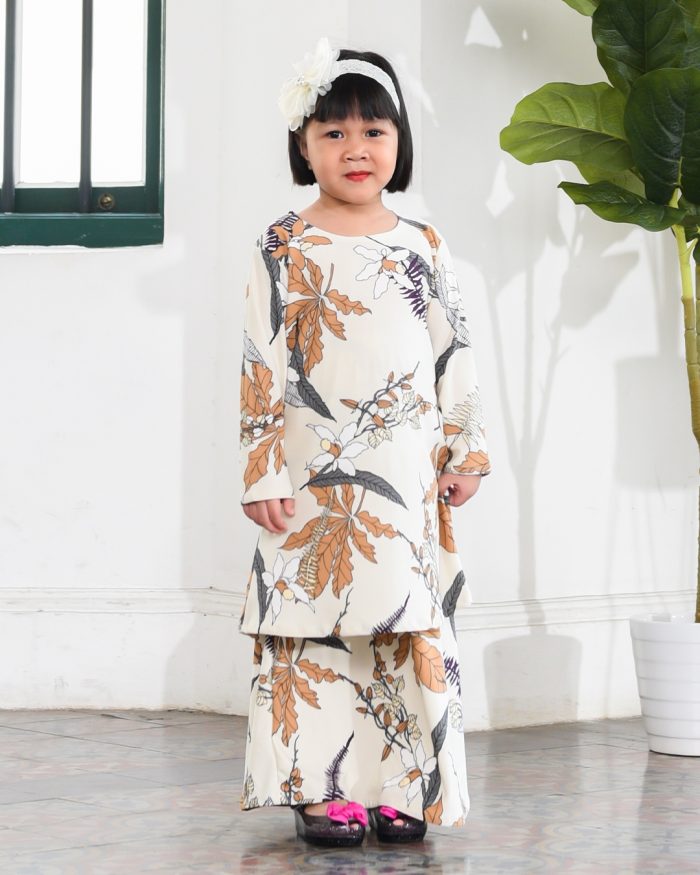 Kurung Lara Kids – Cream Brown - Image 3